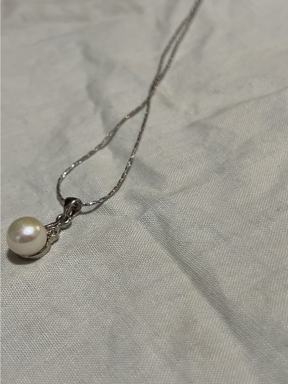 Associate selection of necklaces going as a set